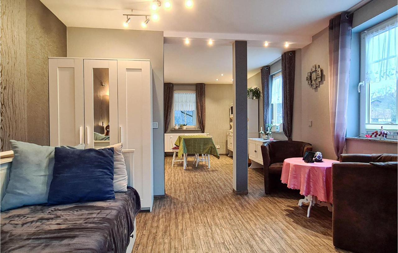 2 Bedroom Cozy Apartment In זול מראה חיצוני תמונה